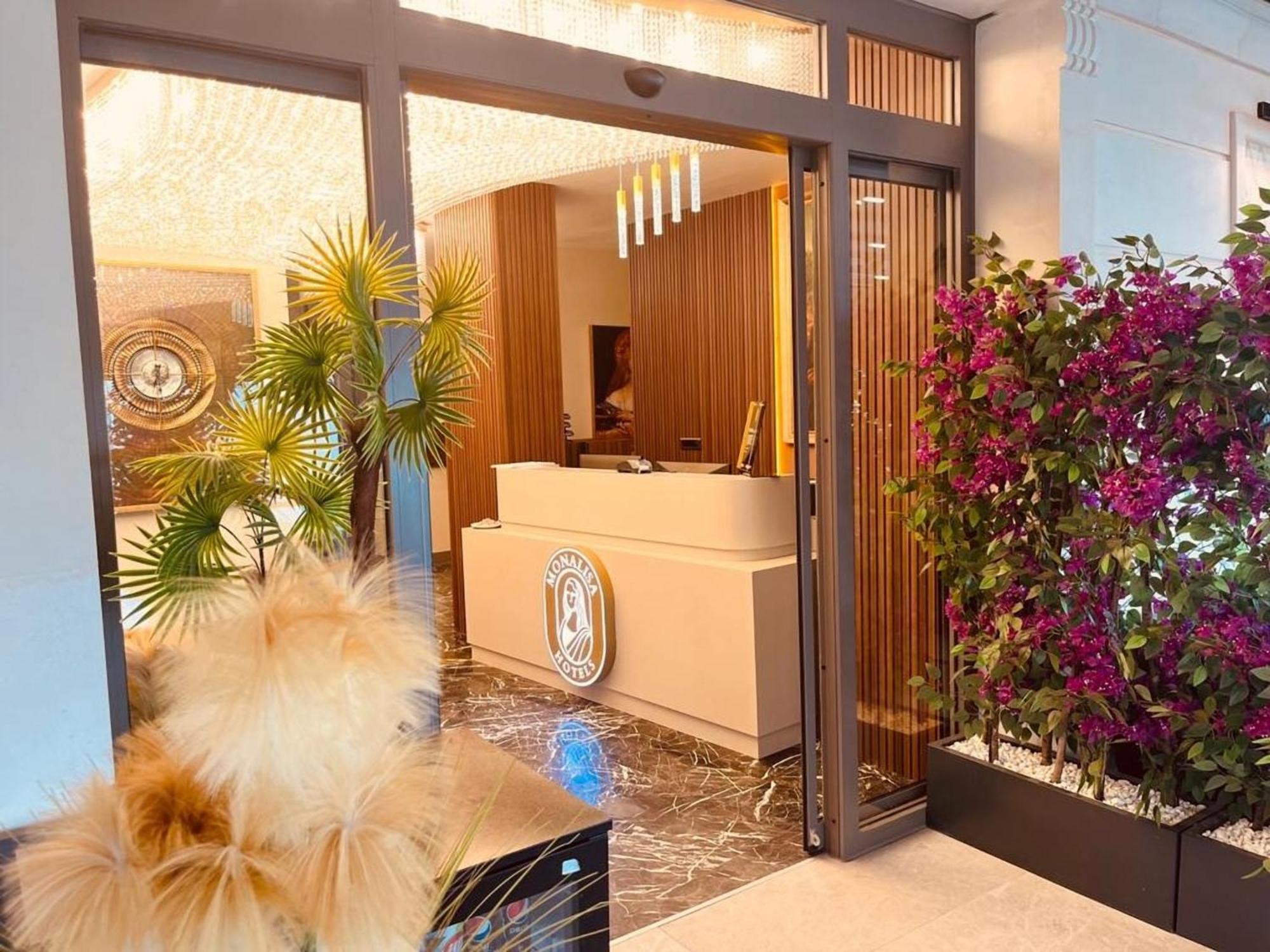 Monalisa Hotels Kusadası Exterior foto